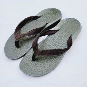 Chaco Women's Black Flip Flop Sandals - size 9